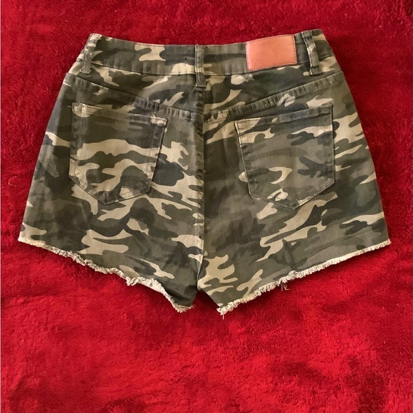Potili high waisted frayed camo denim shorts - Picture 5 of 6